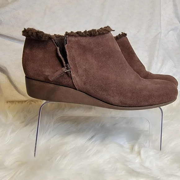 COLE Haan Callie Women's Size 10.5 B Waterproof Brown Suede Ankle Booties Shoes - Picture 6 of 15